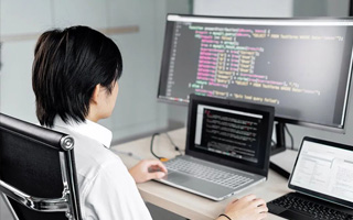 乌鲁木齐 api php源码,下载的php源码怎么运行呢？